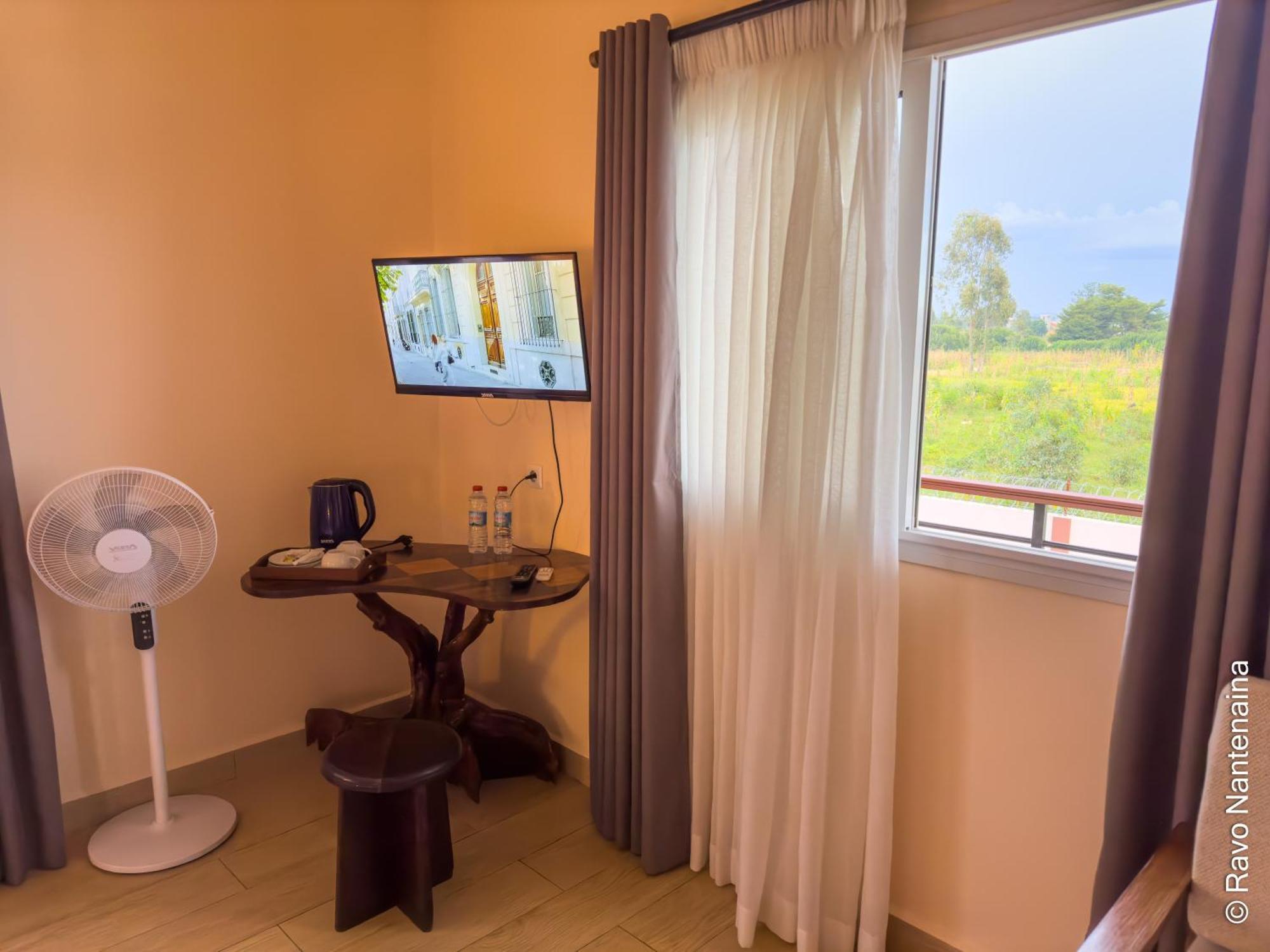 Bira Hotel Antsirabe Eksteriør billede